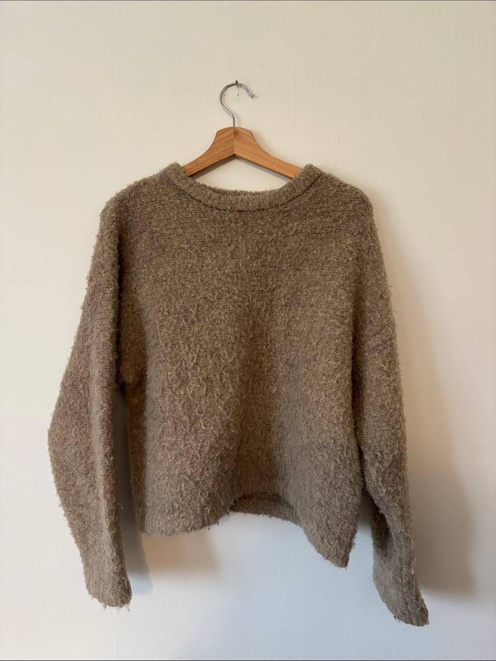 LE BON SHOPPE cozy sweater size M/L